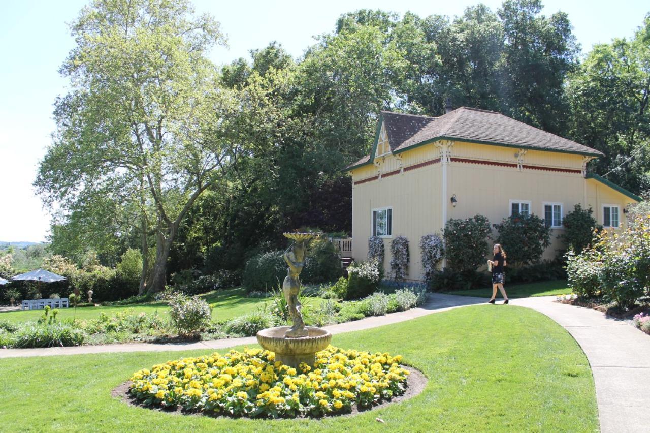 Hotel Madrona Manor Healdsburg Esterno foto