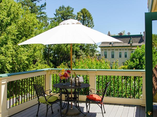 Hotel Madrona Manor Healdsburg Esterno foto